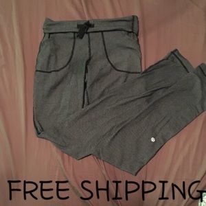 Lululemons size 4